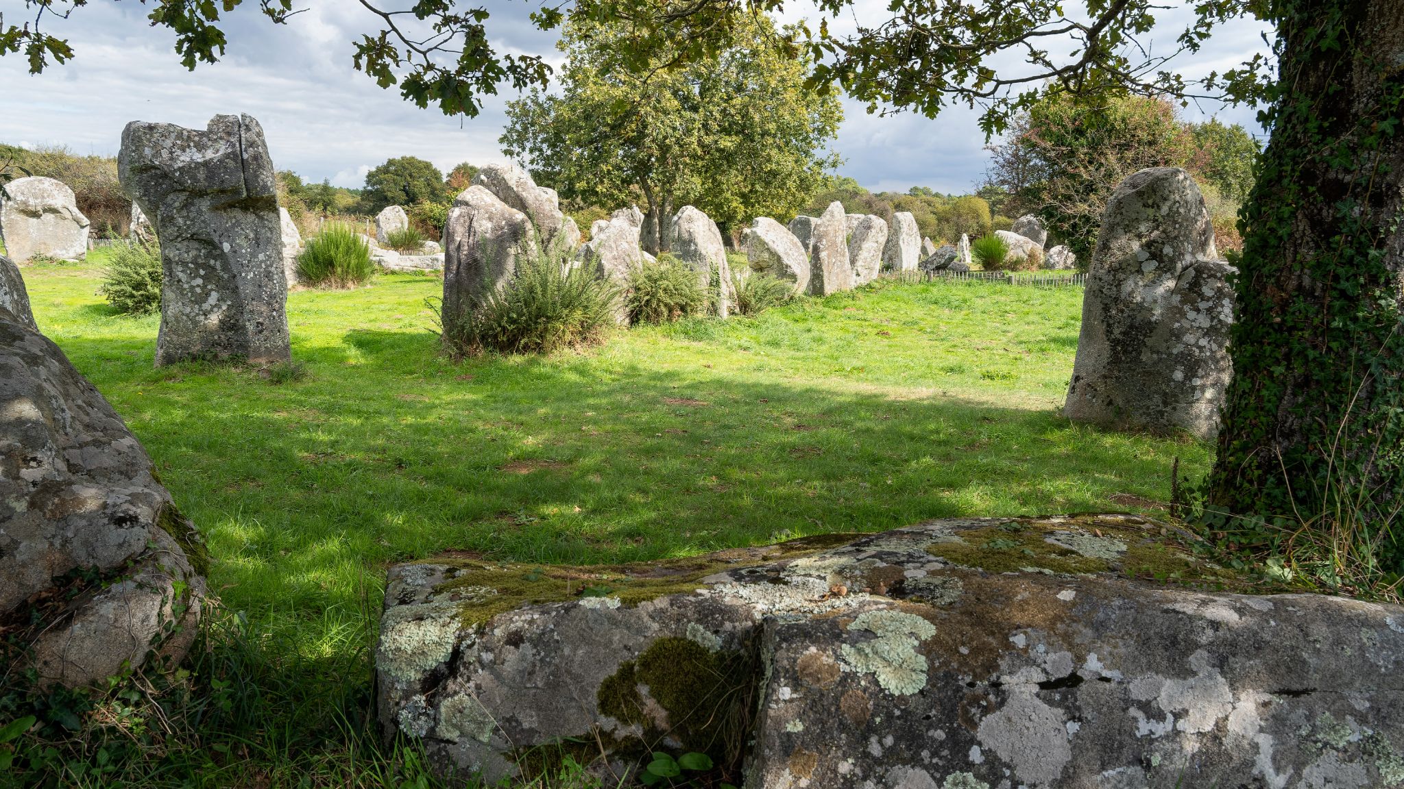 20250925 135520 Erdeven   Alignements de Kerzérho, Rue des Menhirs, Kerzerho